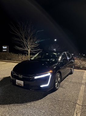 Photo 1 of 19 of 2018 Honda Clarity Plug-In Hybrid Base